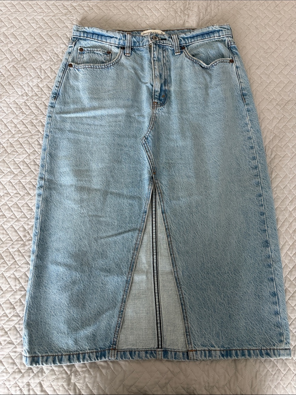 Abercrombie & Fitch high rise denim maxi skirt. Size 8 Petite